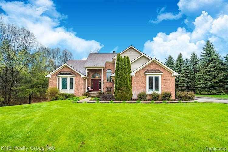 10580 Cedar Valley Dr Springfield Twp, MI 48350 | MLS 219074902 Photo 1
