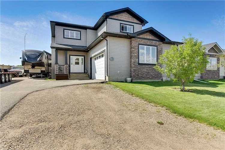 103 Strathmore Lakes Common Strathmore, AB T1P 1Y7