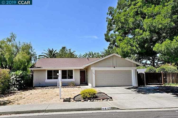 2873 Lyon Cir Concord, CA 94518 | MLS 40871269 Photo 1