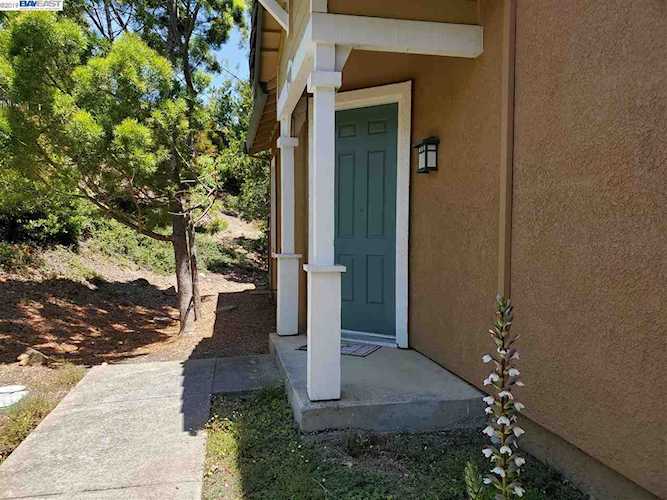 23379 Canyon Terrace Dr Castro Valley, CA 94552 | MLS 40873260 Photo 1