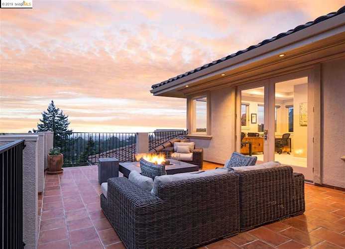 9045 Broadway Terrace Oakland, CA 94611 | MLS 40873529 Photo 1