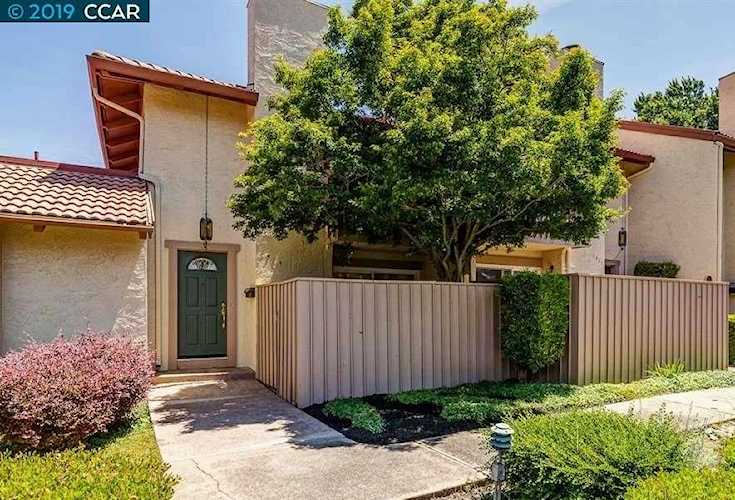 1425 Camino Peral Moraga, CA 94556 | MLS 40873927 Photo 1