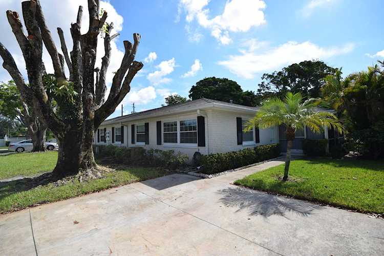 10088 44Th Way Boynton Beach, FL 33436