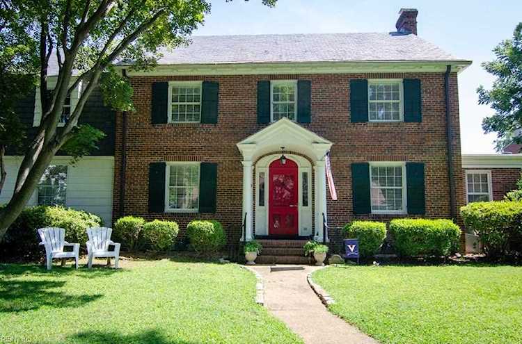 home for sale in Meadowbrook Norfolk VA 23505 - MLS 10272540 Photo 1