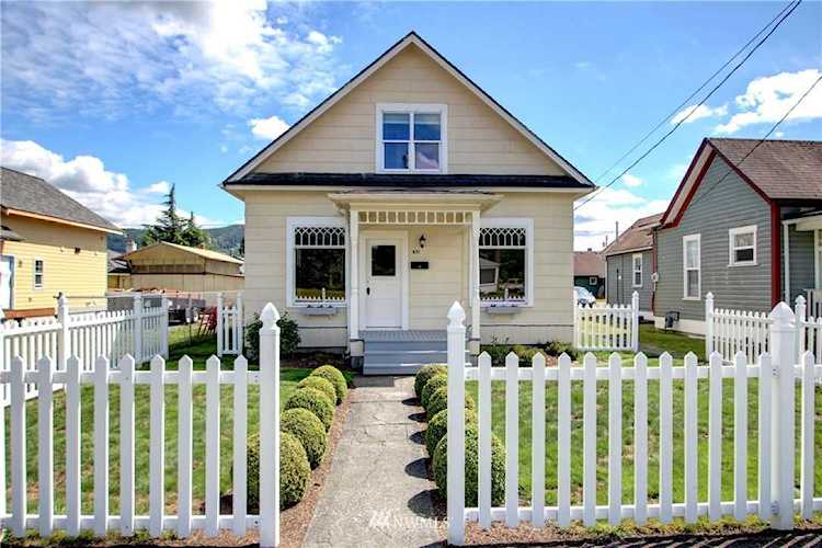 631 State StSedro WoolleyWA98284 Photo 1