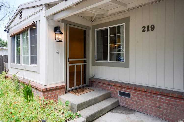 219 Bailhache Avenue Healdsburg, CA 95448 | MLS 21915070 Photo 1
