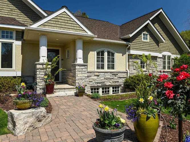 2117 Upper Saint Dennis Road Saint Paul, MN 55116