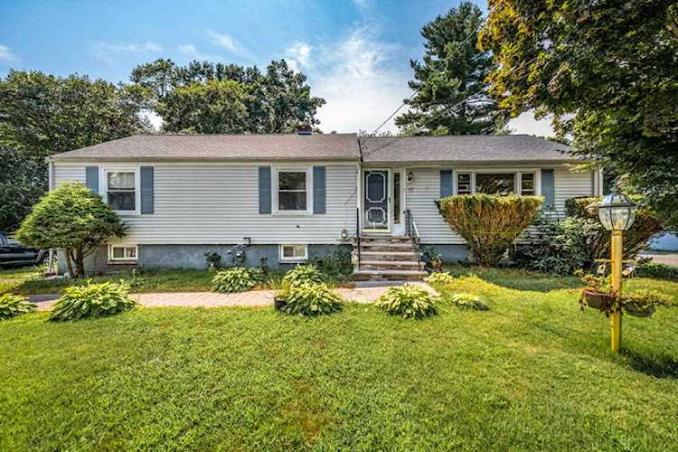 Billerica, 17 Lindsay Rd, MA, home for sale Photo 1