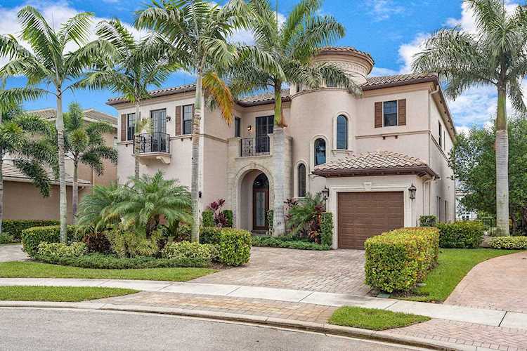 17768 Vecino Way Boca Raton, FL 33496