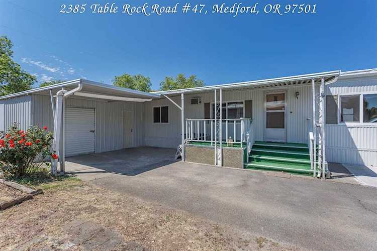 2385 Table Rock Rd Medford Jackson OR { zip} Photo 1