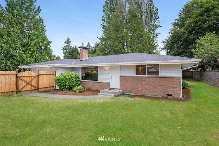 1827 Duvall Ave NERentonWA98059 Photo 1
