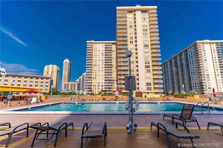 231 174th St #1003 Sunny Isles Beach, FL 33160