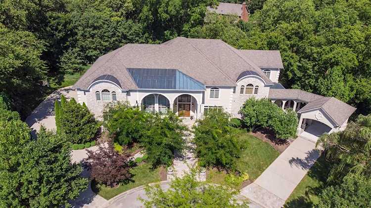 2105 Woodsbury Place Lexington, KY 40515