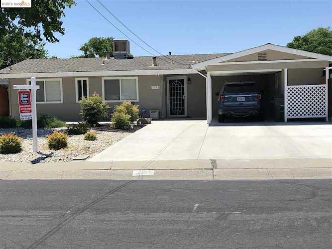 3307 Woodhaven Lane Concord, CA 94519 | MLS 40870310 Photo 1