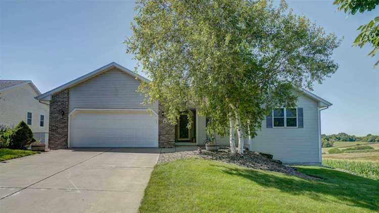 605 Glacier Tr Mount Horeb, WI 53572