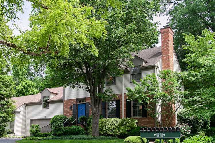 5206 Indian Woods Ct Louisville, KY 40207 | MLS 1532930 Photo 1
