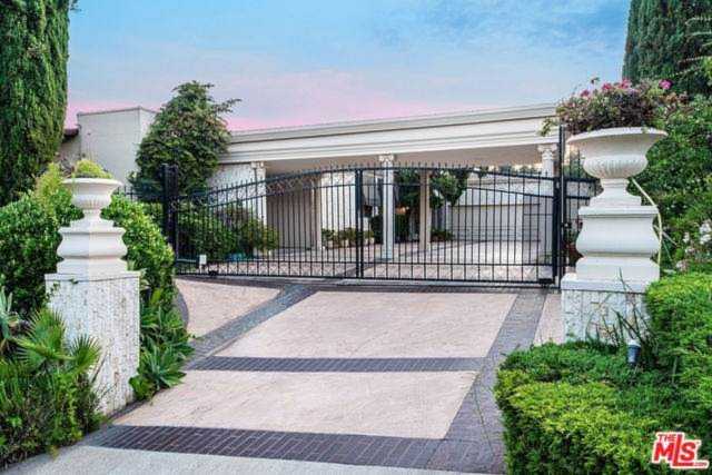1039 Wallace Ridge Beverly Hills, CA 90210