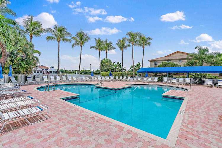 6629 Via Regina #9 Boca Raton, FL 33433