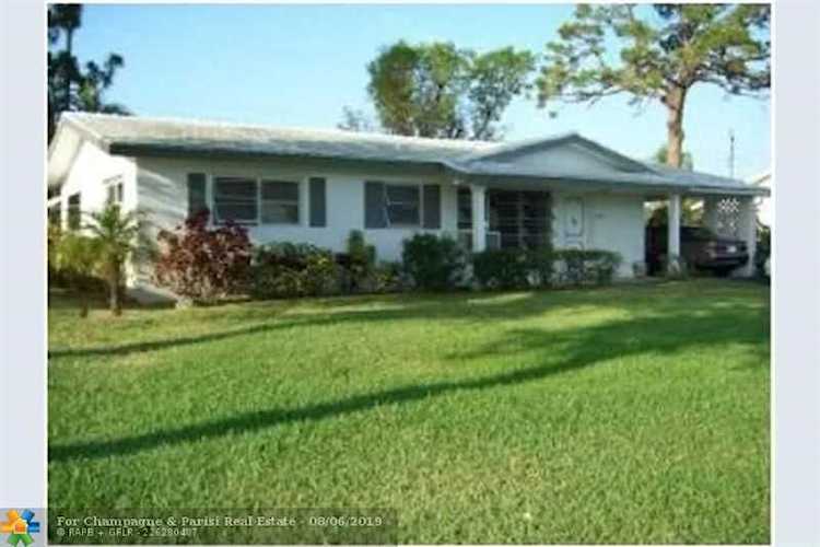 1076 SW 25th Pl Boynton Beach, FL 33426 | MLS F10188406 Photo 1