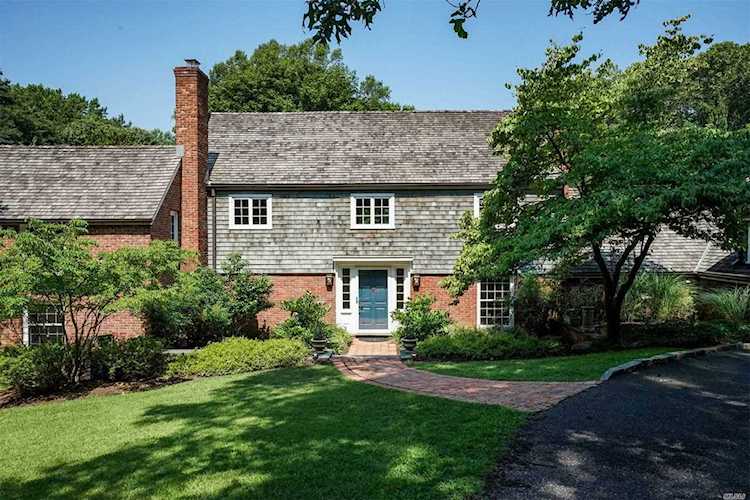 72 Harbor Rd Head Of Harbor, NY 11780