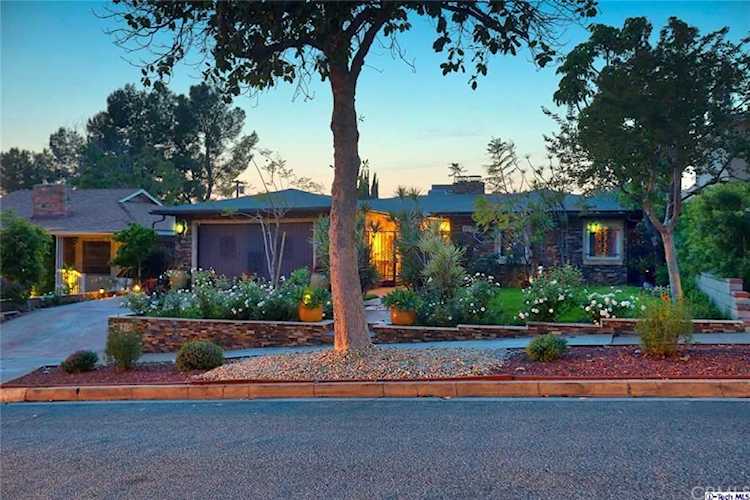 815 E Walnut Avenue, Burbank, CA 91501 | MLS #319003182 Photo 1