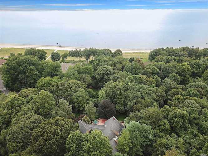 11 Pheasant Run Nissequogue, NY 11780