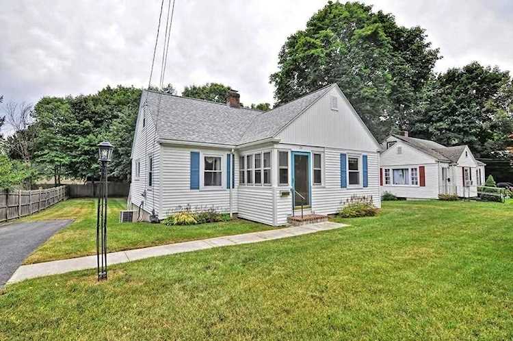 24 Oak St, Medfield, MA 02052 - $405,000 - MLS#72546438 Photo 1