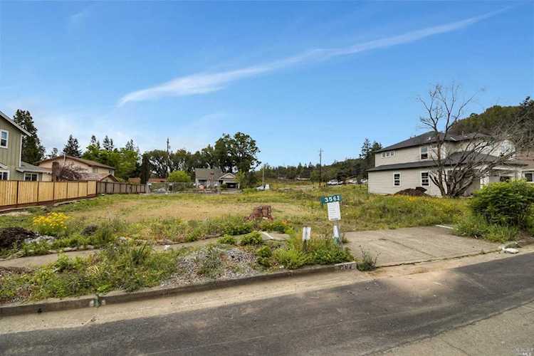3562 Brookdale Drive Santa Rosa, CA 95404 | MLS 21912628 Photo 1