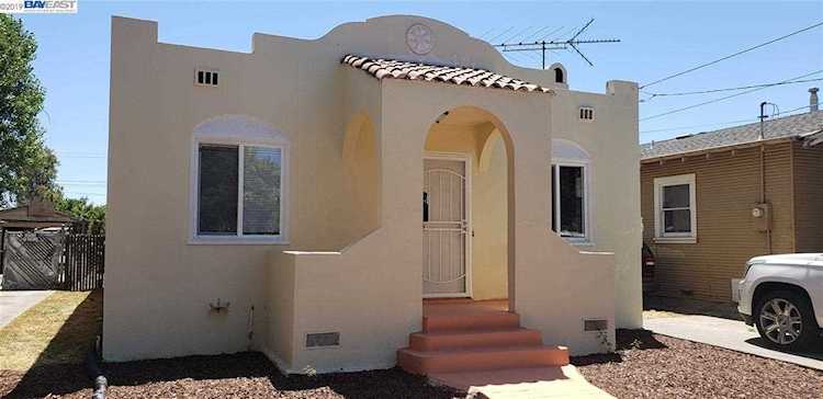1744 102Nd Ave Oakland, CA 94603 | MLS 40877447 Photo 1