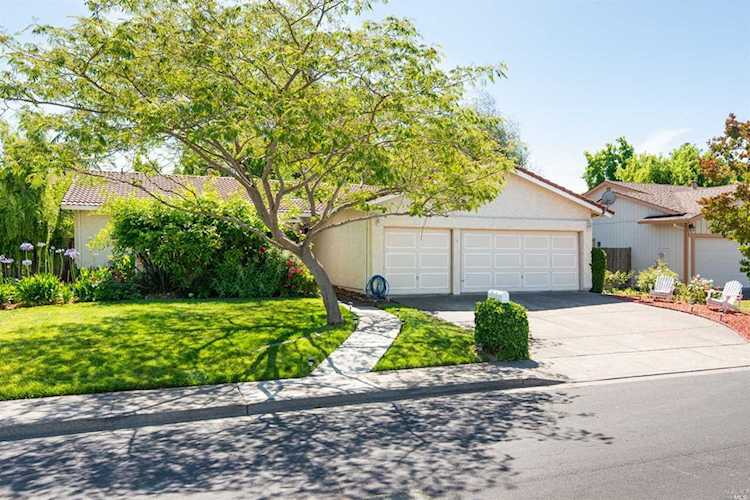 474 Floral Way Rohnert Park, CA 94928 | MLS 21916750 Photo 1