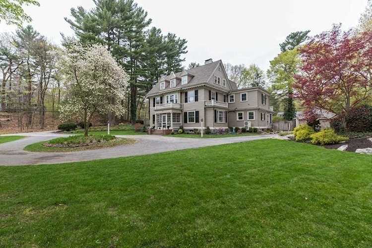 84 Columbine Rd Milton, MA 02186 | MLS 72500606 Photo 1