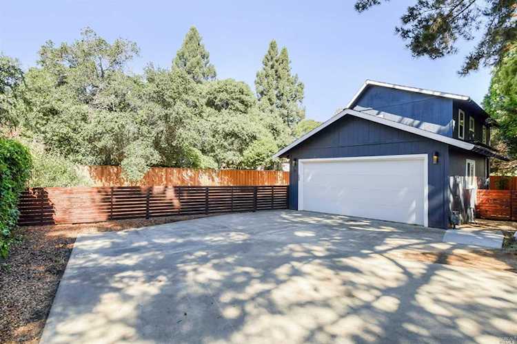 6 Pastel Court Novato, CA 94947 | MLS 21913520 Photo 1