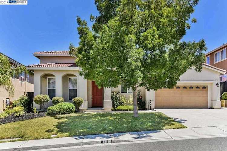 Rosa Blanca Dr Pittsburg, CA 94565 | MLS 40874159 Photo 1