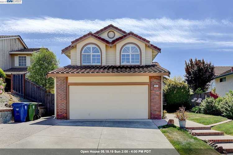 6545 Ridgewood Dr Castro Valley, CA 94552 | MLS 40877309 Photo 1