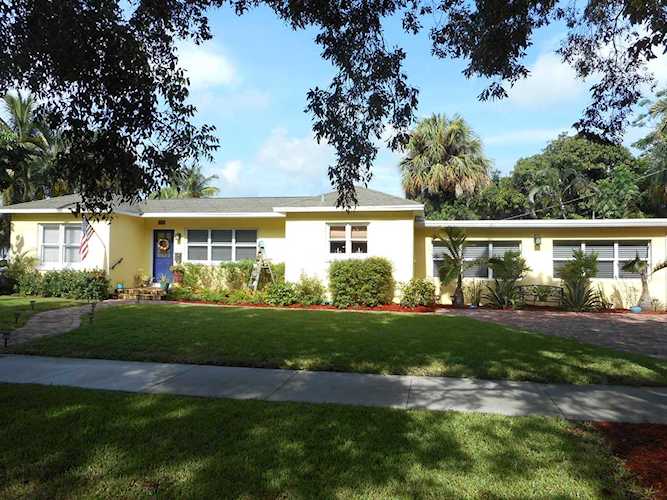 1815 Lake Avenue West Palm Beach, FL 33401