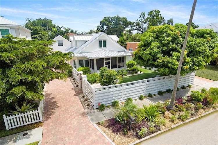 1841 Datura Street Sarasota, FL 34239 | MLS A4443484 Photo 1