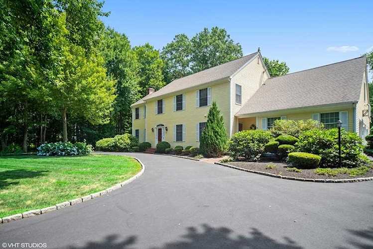 Barrington, 15 Seaview Dr, RI, home for sale Photo 1