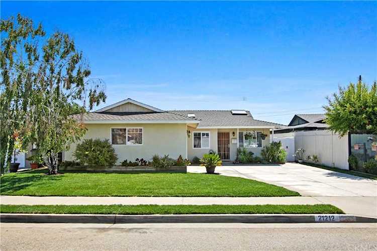21212 Berendo Avenue Torrance, CA 90502 | MLS PW19192134 Photo 1