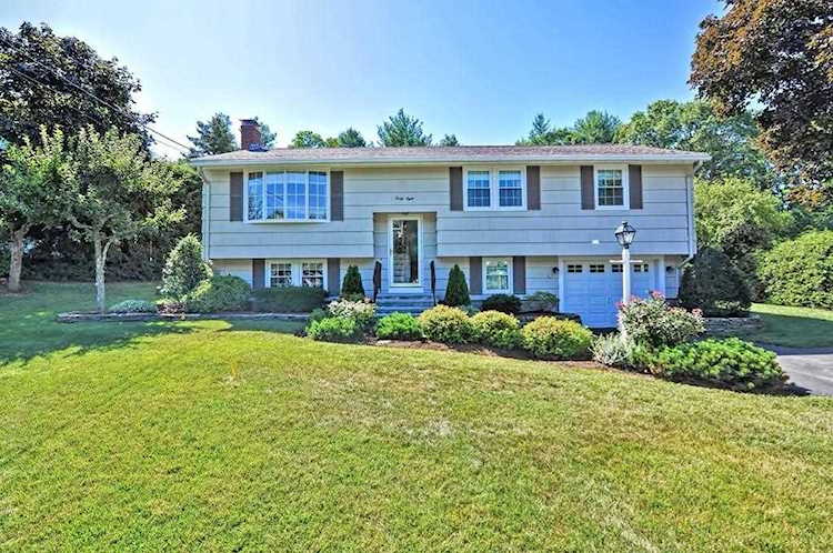 Stoughton, 48 Everett Cir, MA, home for sale Photo 1