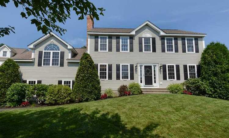 Flagler Village Holden, 297 Flagler Dr, MA, home for sale Photo 1
