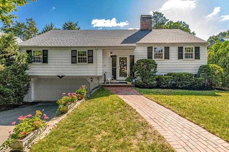 Melrose, 15 Garfield Rd, MA, home for sale Photo 1