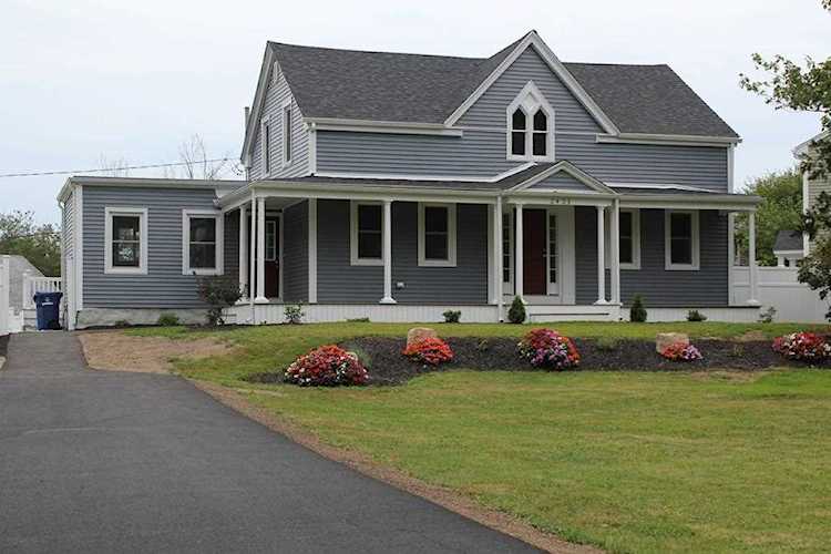 New Bedford, 2421 Acushnet Ave, MA, home for sale Photo 1
