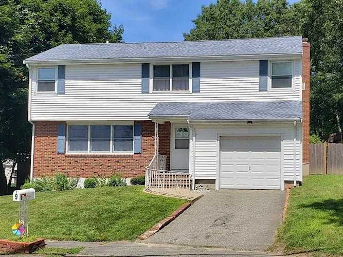 Cummingsville Woburn, 9 Kensington Avenue, MA, home for sale Photo 1
