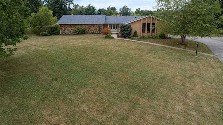 907 Country Club Drive Greensburg, IN 47240 | MLS 21661807 Photo 1