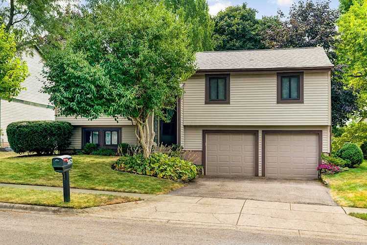$222,222 - For sale - 3153 Delburn Avenue, Dublin, OH 43017 - MLS#219030466 - Franklin. - Don't miss out on this bi-level home in Dublin schools with Columbus taxes! Vaulted ceilings greet... Photo 1