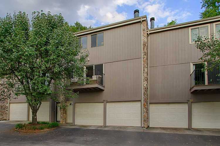 1924 Cherokee Bluff Dr Knoxville, TN 37920 | MLS 1087223 Photo 1
