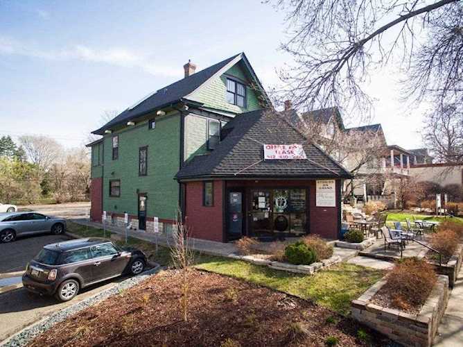 961 Grand Avenue Saint Paul, MN 55105