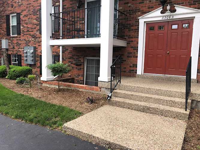 3306 Colonial Manor Cir #1b Louisville, KY 40218 | MLS 1540297 Photo 1