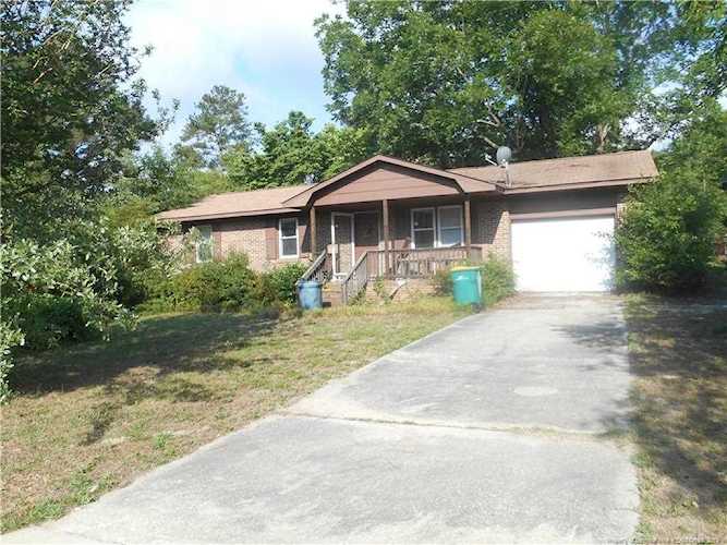 6142 Lexington Dr Hope Mills, NC 28348 | MLS 613446 Photo 1