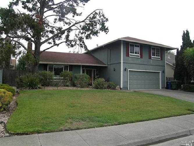701 Albert Way Petaluma, CA 94954 | MLS 21917047 Photo 1